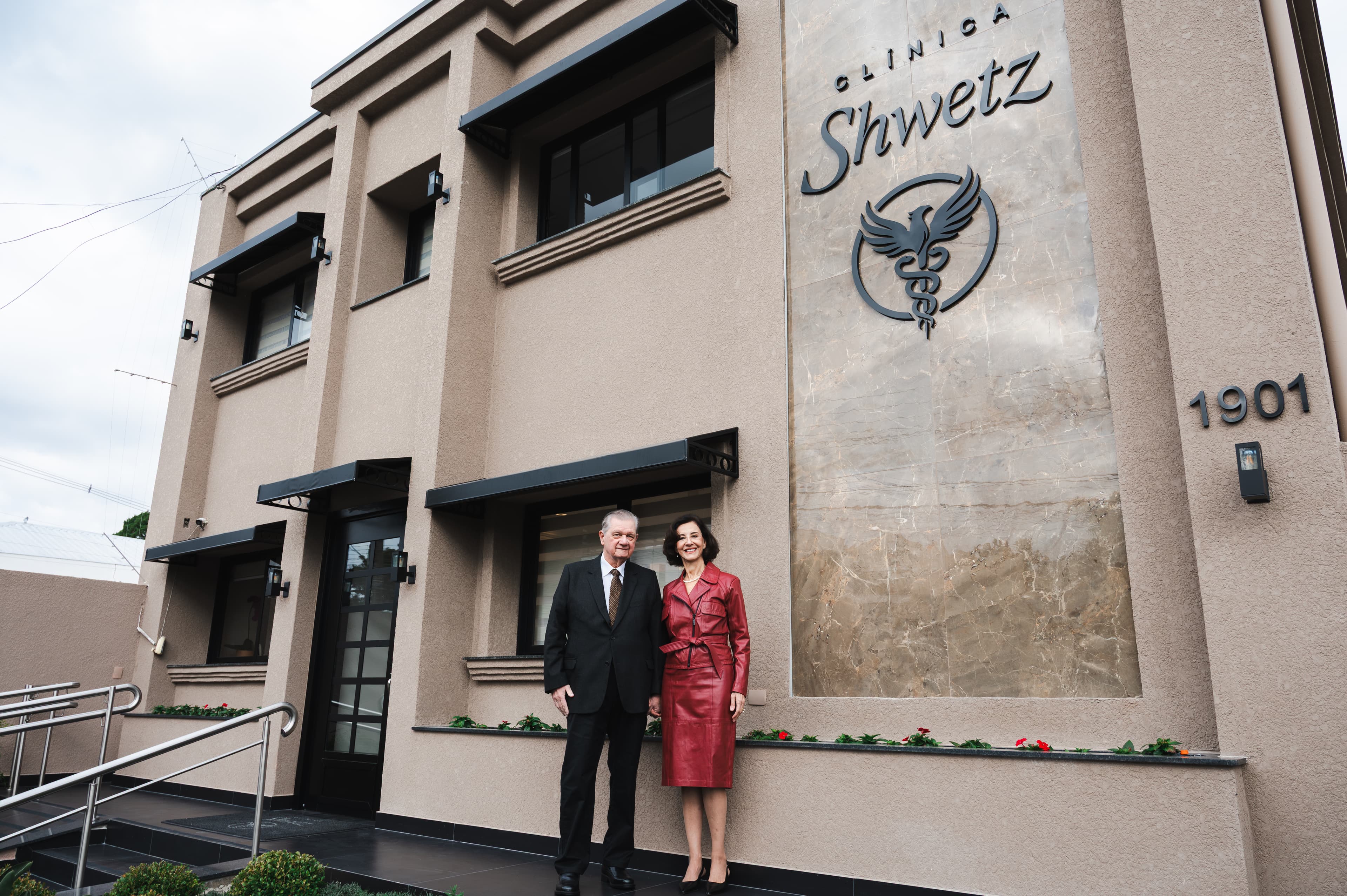 Dr. Alexandre Miguel Shwetz e Dra. Evanguelia Athanasio Shwetz, fundadores da Clínica Shwetz